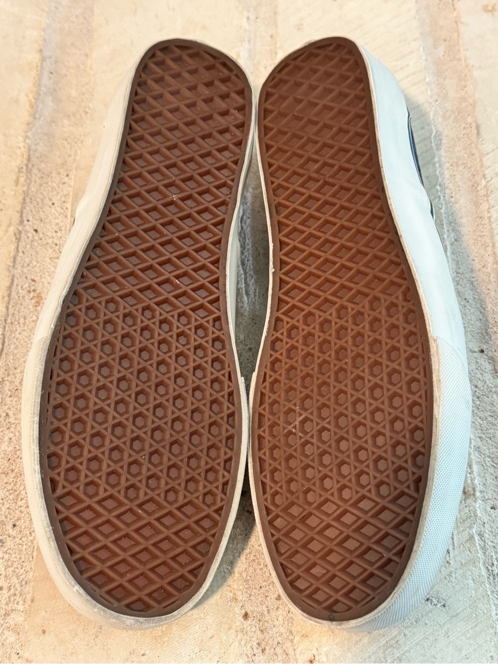 Vans Koi Fish Rare Retired Streetwear Slip-Ons- Unisex size Men’s 11.5 NWOT - Picture 15 of 16